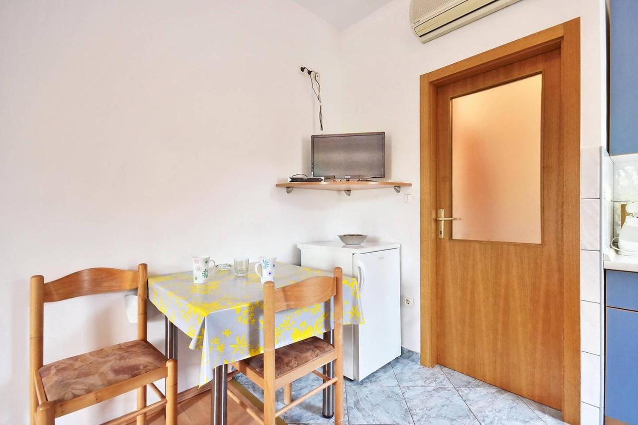 Omis - Michy Apartments Bagian luar foto