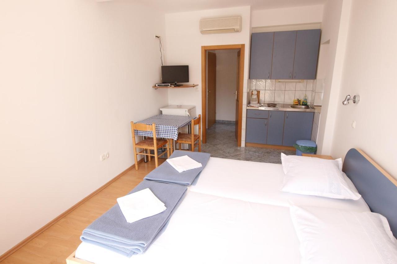 Omis - Michy Apartments Bagian luar foto