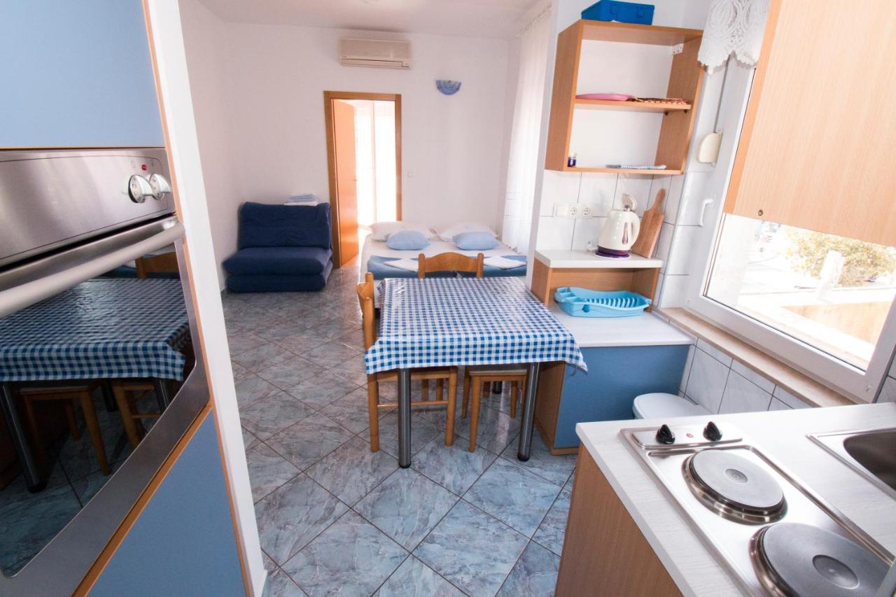 Omis - Michy Apartments Bagian luar foto