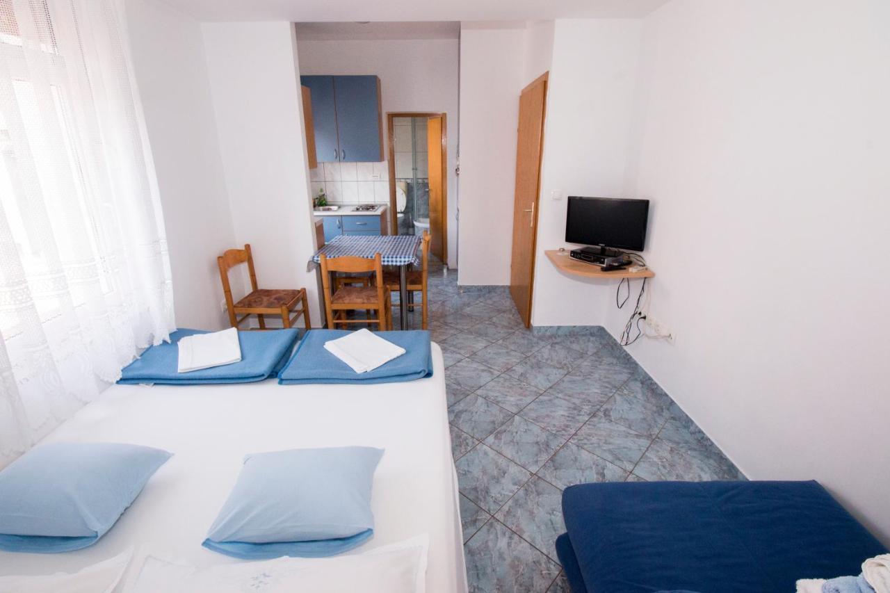 Omis - Michy Apartments Bagian luar foto