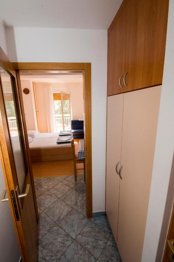 Omis - Michy Apartments Bagian luar foto