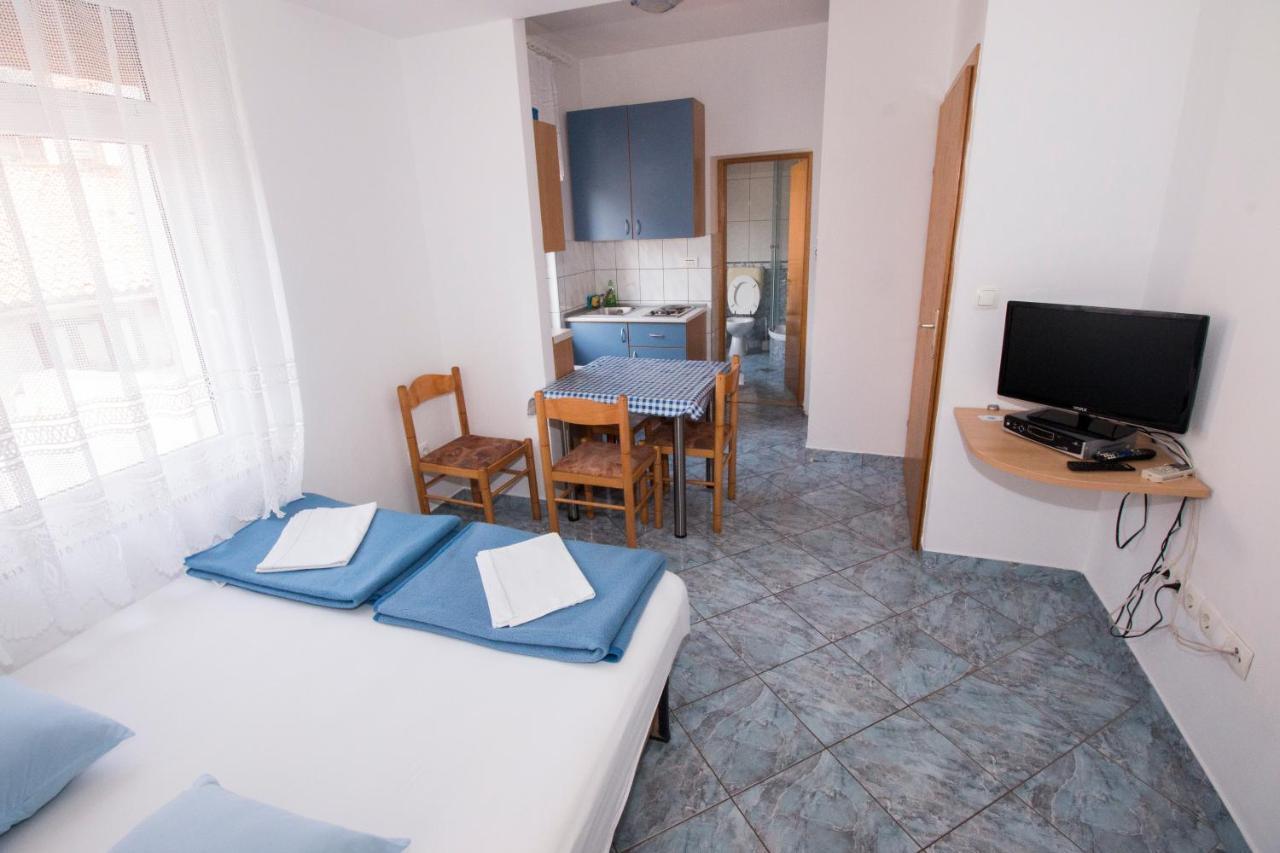 Omis - Michy Apartments Bagian luar foto