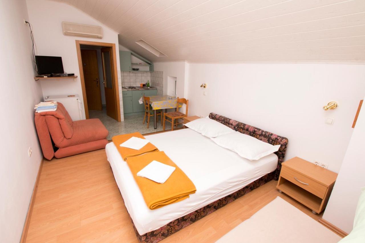 Omis - Michy Apartments Bagian luar foto