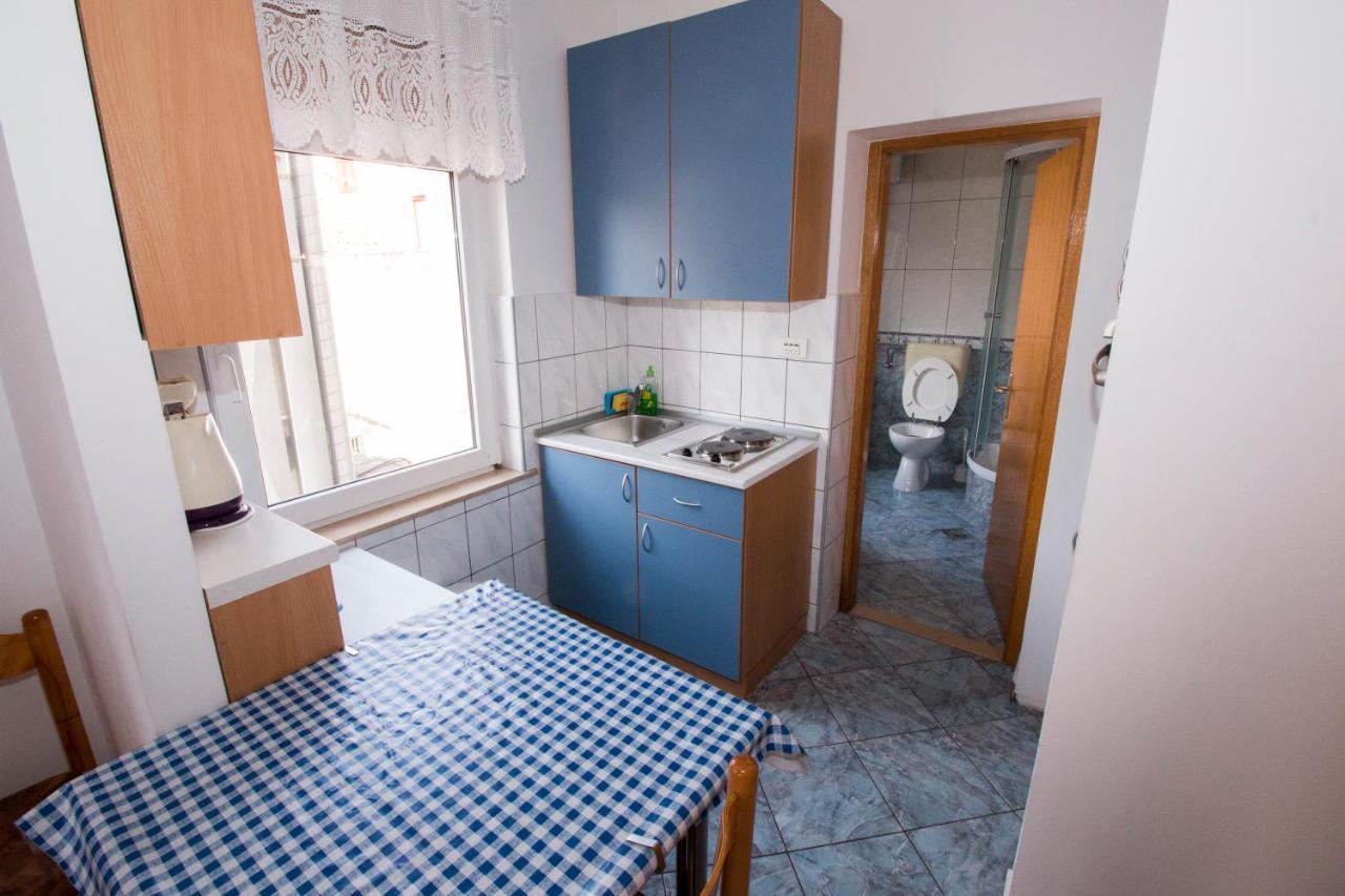 Omis - Michy Apartments Bagian luar foto