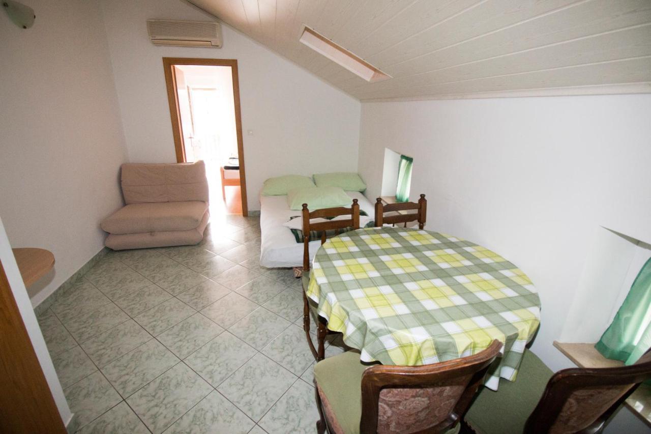 Omis - Michy Apartments Bagian luar foto